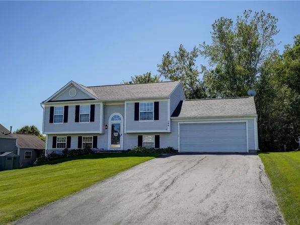 586 Crows Nest Ln, Macedon, NY 14502