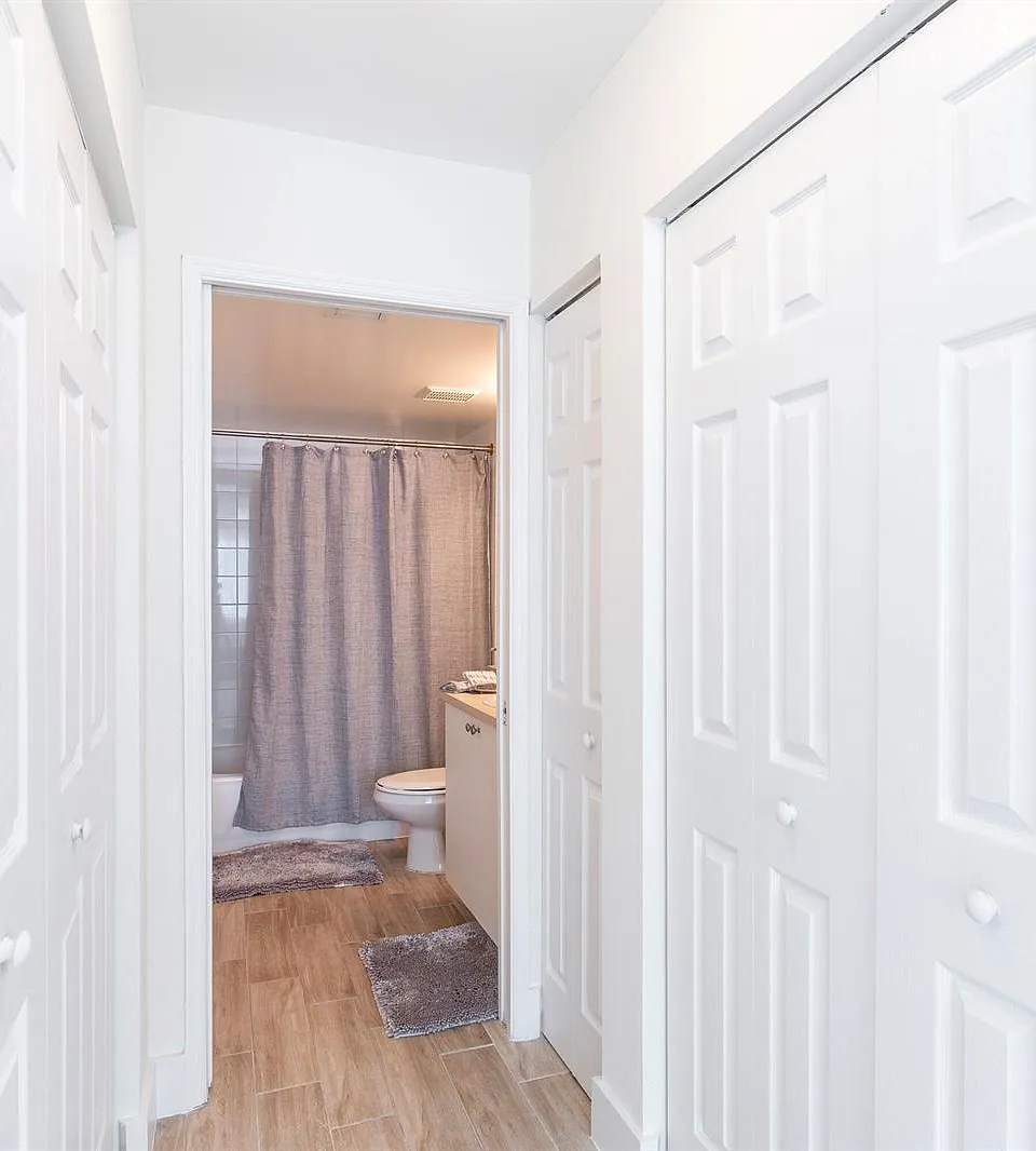 2 bed, 1021 sqft, $2,285 — Photo 3