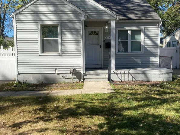 4544 Edmund St, Wayne, MI 48184