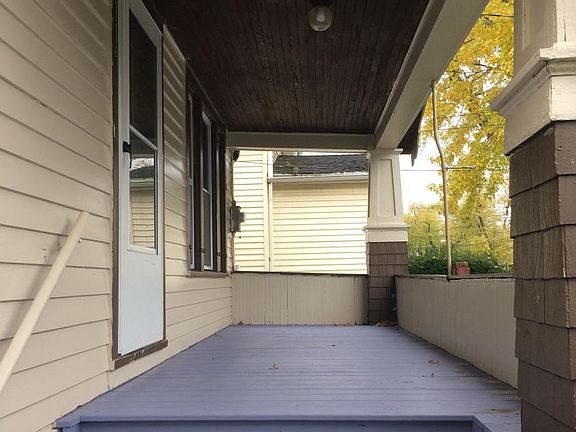 5th image of 119 Phyllis Ave
