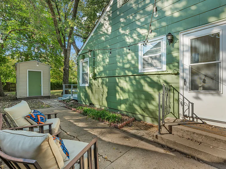 SW Plass Ave — Photo 11