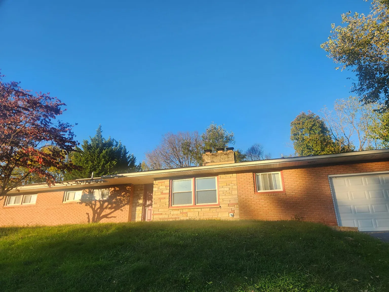 3 bed, 2800 sqft, $2,695 — Photo 1