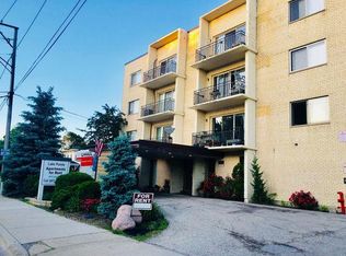 461 N Lake St, Aurora, IL 60506
