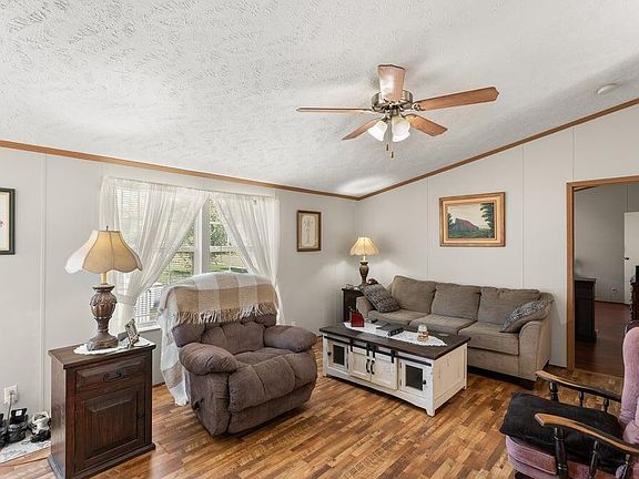 5th image of 816 Fair St