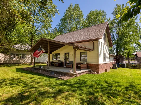 818 W Saint Louis St, West Frankfort, IL 62896