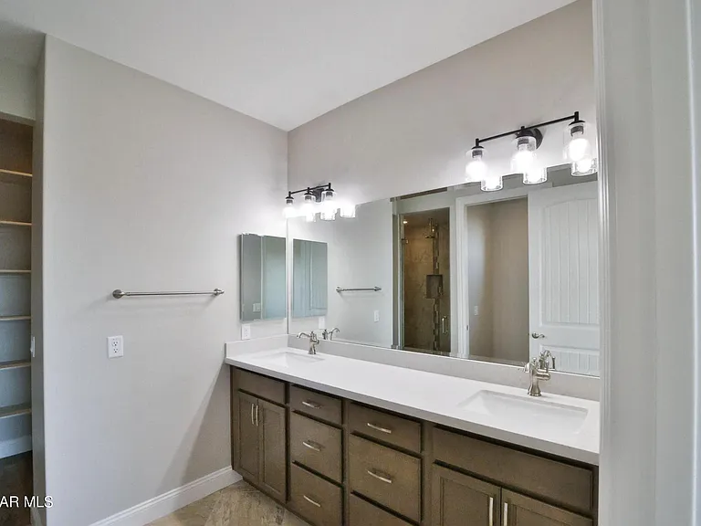 7037 N Robin Nest Ct — Photo 18