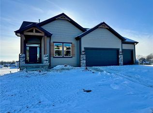 2769 SW 11th St, Lees Summit, MO 64081