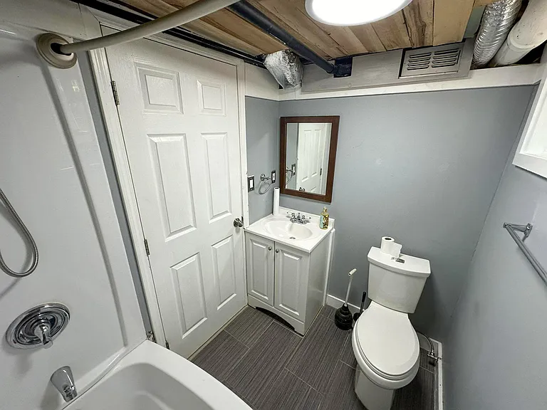 Unit 5 - Private Bathroom
