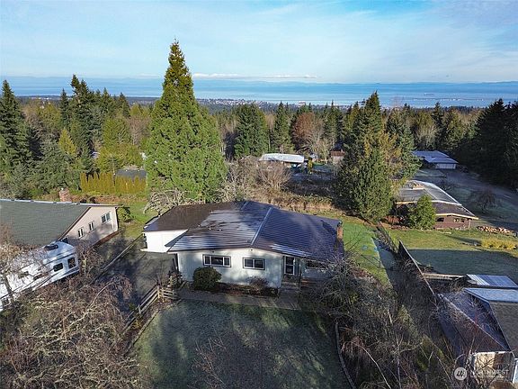 2nd image of 233 E Panorama Lane