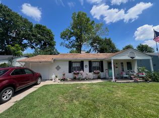 12 Jamaica Dr, Saint Peters, MO 63376