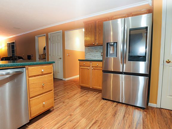 4th image of 2224 Gradison Dr