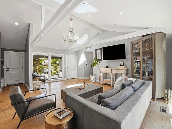 4th image of 88 Calistoga Road