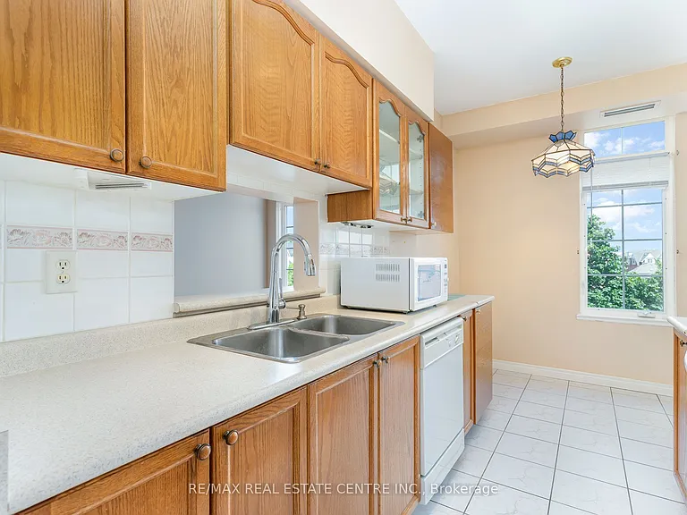 2301 Parkhaven Blvd #410 — Photo 9