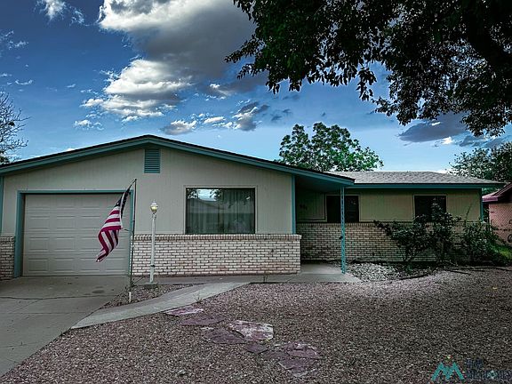 2nd image of 901 Conchas Pl