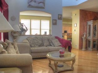 199 Durango Dr, Gilberts, IL 60136