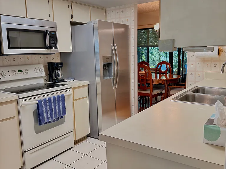 2302 Wyndam Dr — Photo 12