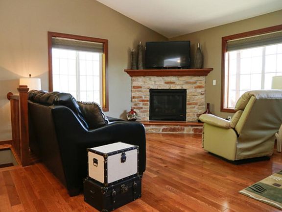 3rd image of 1544 Lincoln Park Dr
