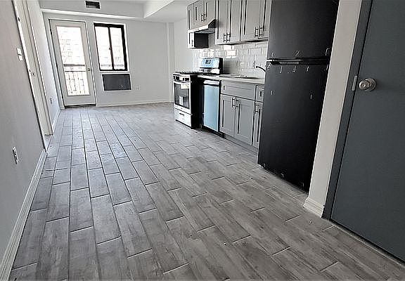 3rd image of 25-24 Broadway #B5