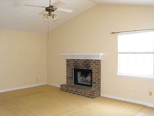 3rd image of 1577 Twin Lakes Cir