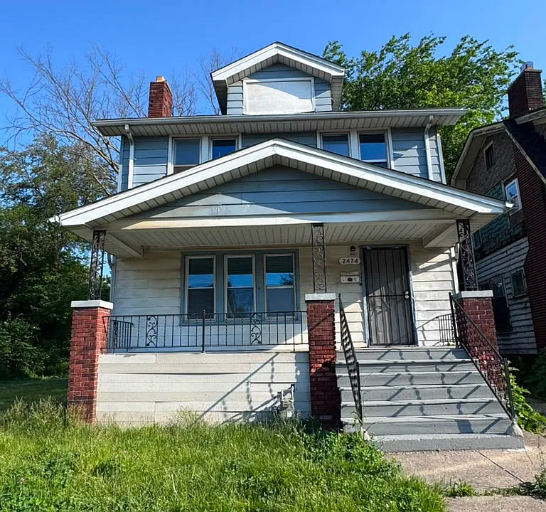 2474 Fullerton Ave