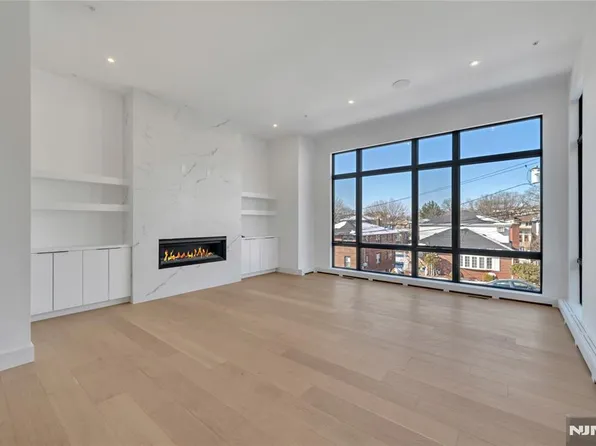 1216 16th St, Fort Lee, NJ 07024