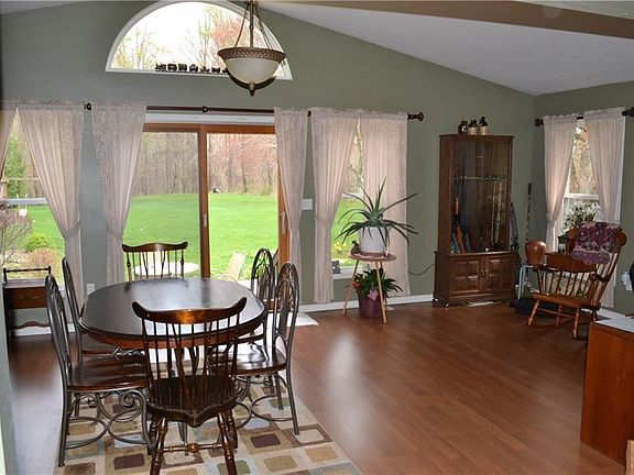 3rd image of 25434 Briarwood Ln