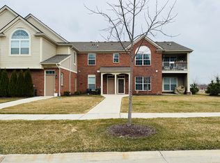 22113 Aberdeen Dr, Macomb, MI