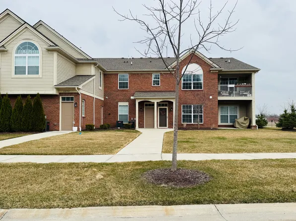 22113 Aberdeen Dr, Macomb, MI 48042