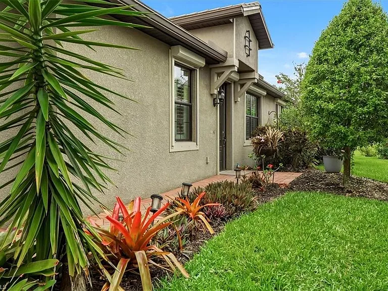 5769 Mayflower Way — Photo 4