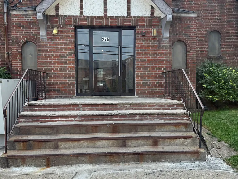 301 Beech St #7 — Photo 1