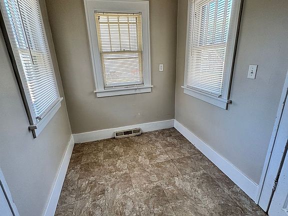 5th image of 1204 Glenhurst Ct