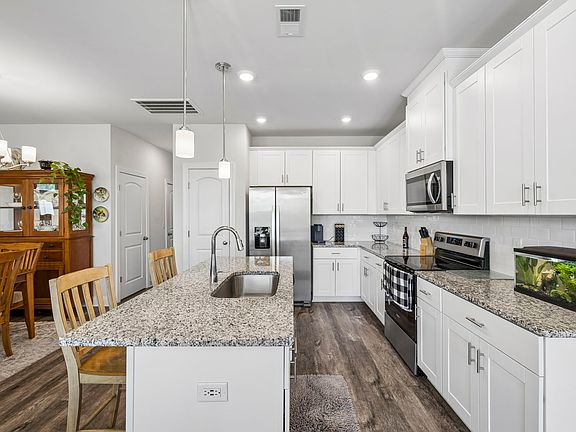 5th image of 408 Wooden Shoe Way
