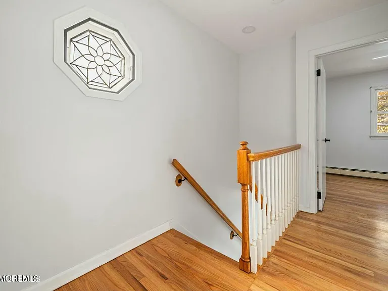 1025 Whittier Ave — Photo 14