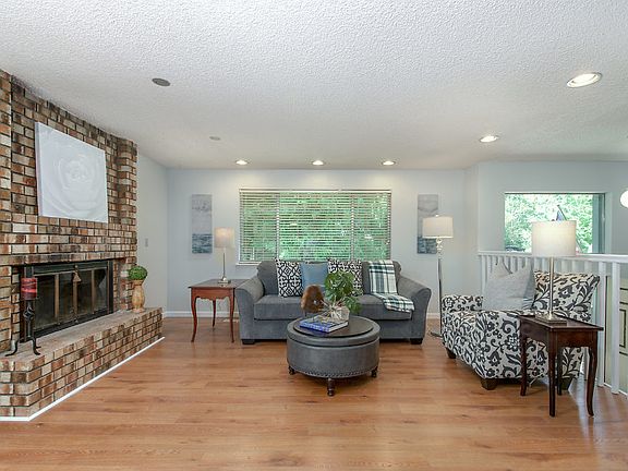 5th image of 7526 188th Ave E