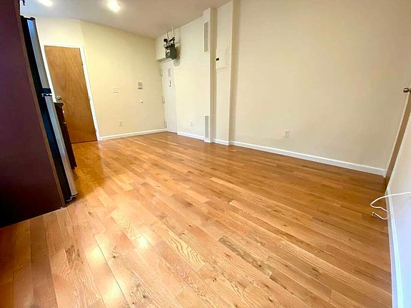 4th image of 336 E 13th St APT 4F