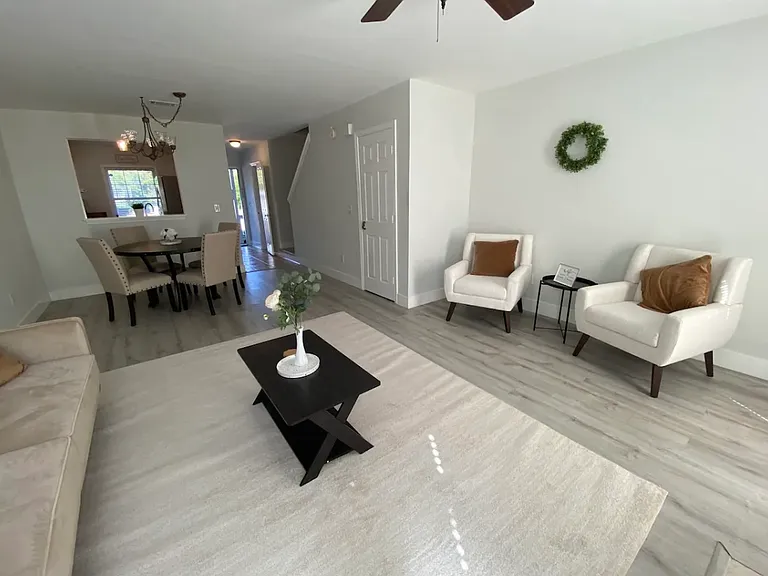 809 Reserve Way — Photo 4