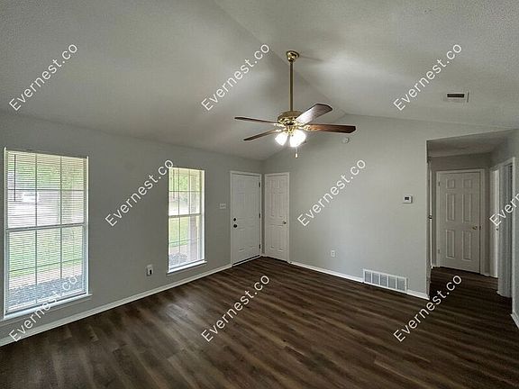 3rd image of 6070 Somerset Dr