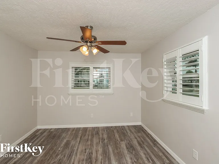 525 Sacre Coeur Dr — Photo 8