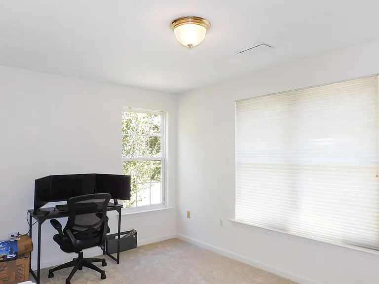 102 Powhatan Ct — Photo 42