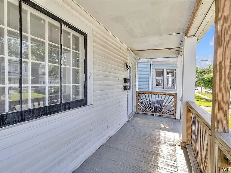 27 Como Ave #1 — Photo 12