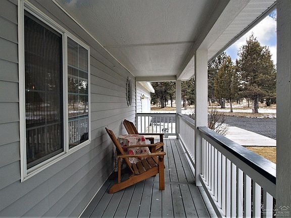 3rd image of 10202 SE View Top Ln