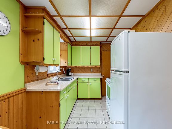 4th image of 207 Warnica Rd