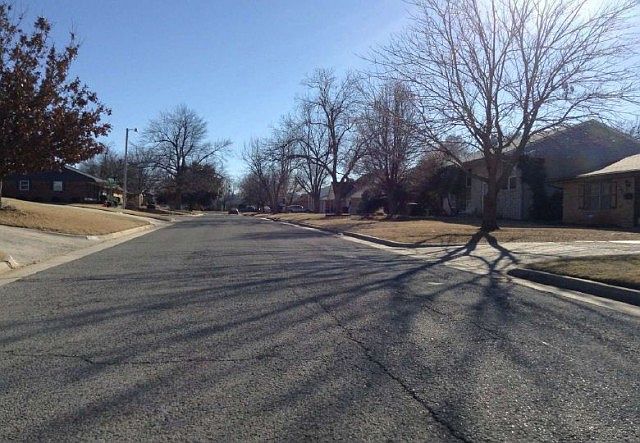 2nd image of 5629 N Warren Ave