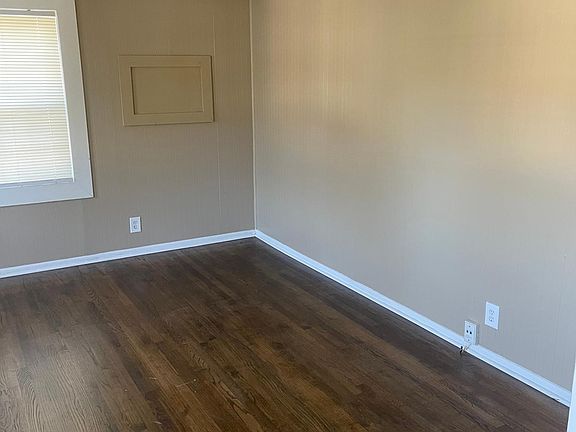 2nd image of 1828 18th Ave E