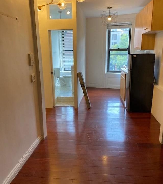 2nd image of 37 Spring St #9W