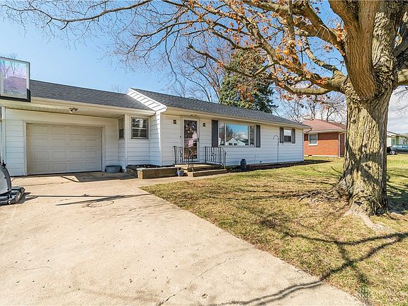 2nd image of 237 Hillcrest Ct