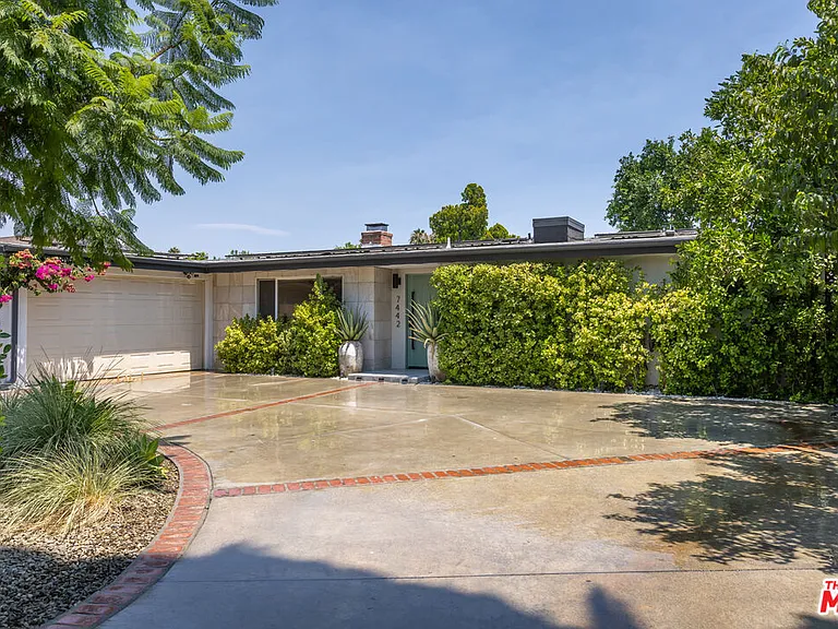 7442 Capps Ave — Photo 7