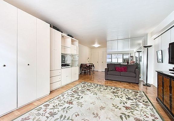 5th image of 330 E 49th St APT 2K