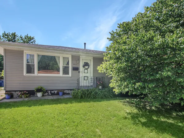 7932 Duluth St, Highland, IN 46322