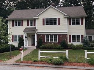 33 Hayden Ln, Bedford, MA 01730
